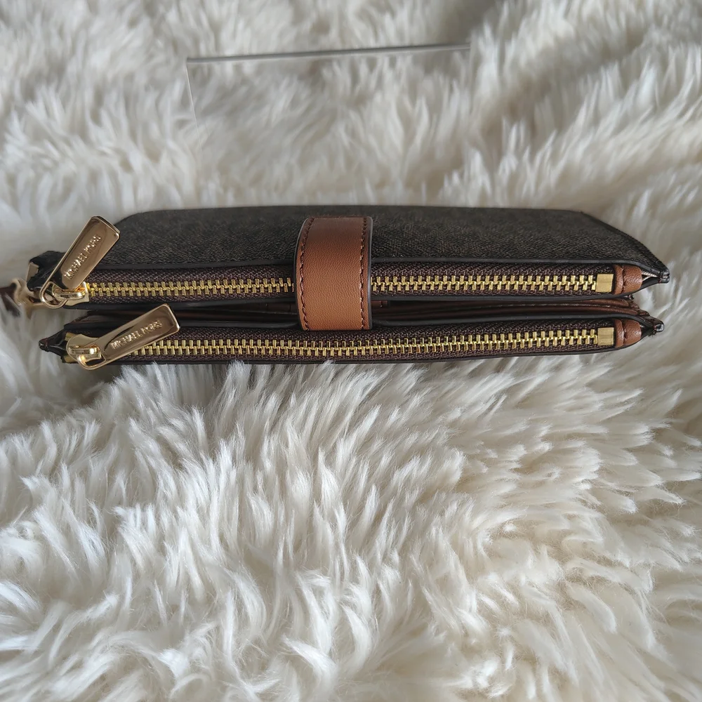 Michael Kors Signature Brown Wristlet NWOT - Picture 4 of 15